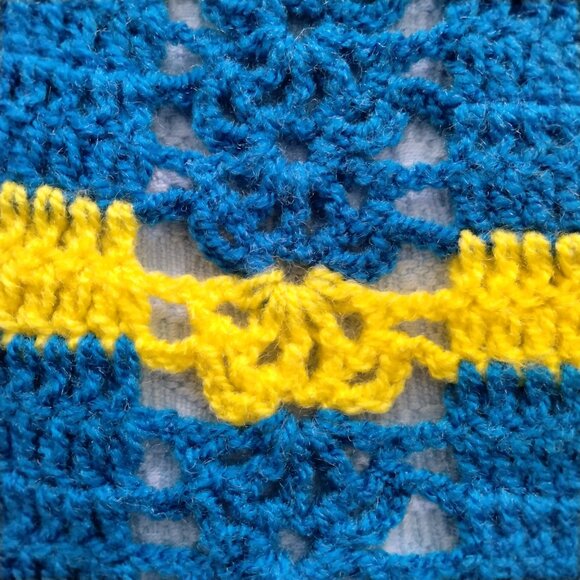 Vintage 80's Small Crochet Apron Blue & Yellow in Great Condition - Picture 3 of 9